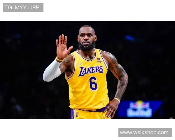 詹姆斯领衔NBA新赛季展望球场上的传奇与未来的挑战