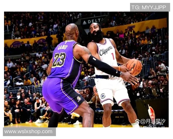 詹姆斯哈登对决湖人队的精彩时刻与赛季影响分析