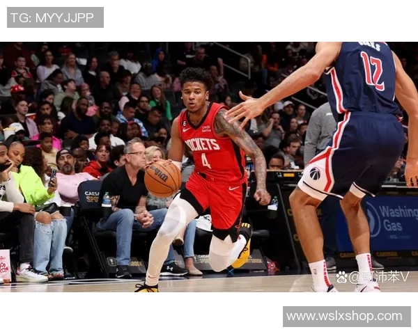 雷霆大胜火箭晋级季后赛，掀起新一轮篮球风暴